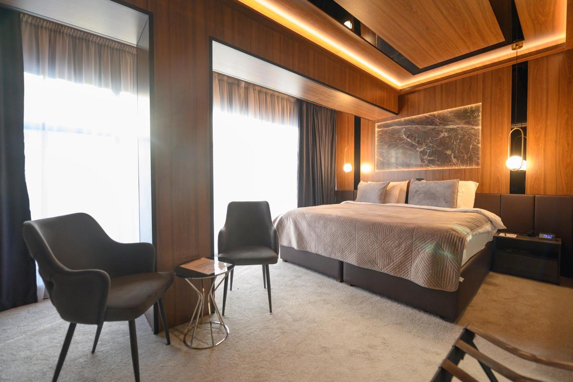 סקופיה Hotel Macedonia Square מראה חיצוני תמונה