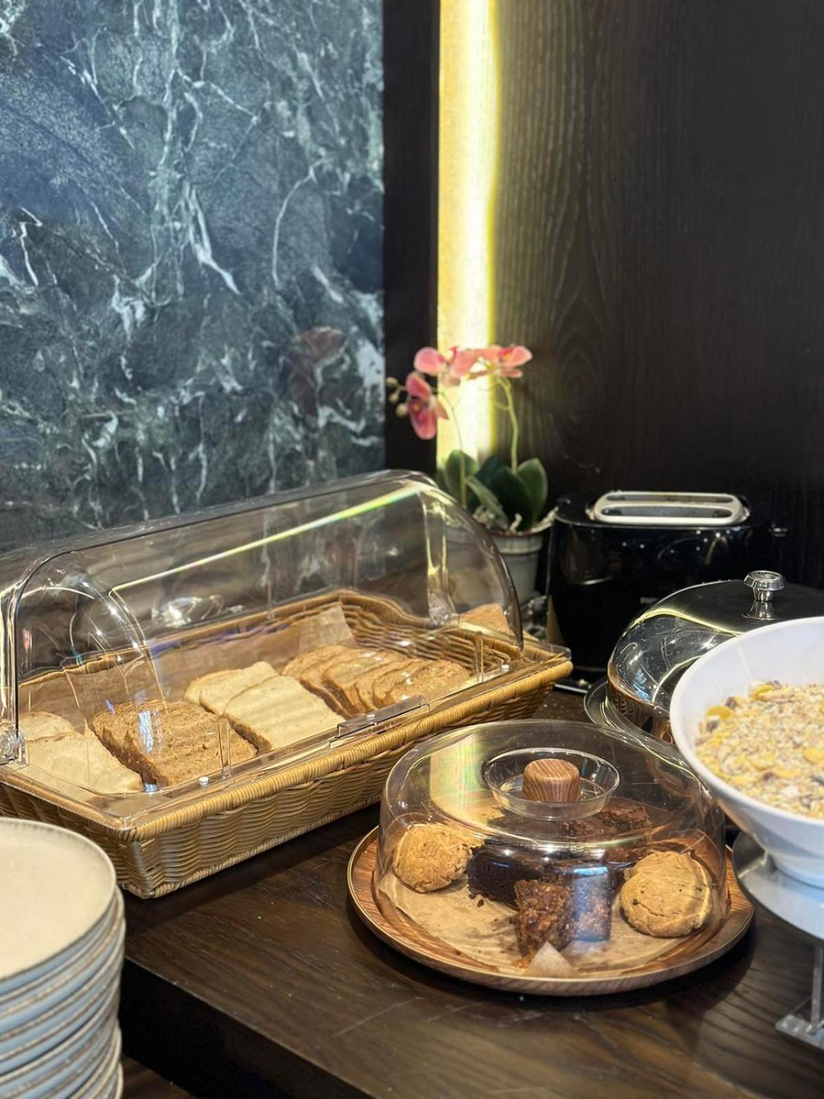 סקופיה Hotel Macedonia Square מראה חיצוני תמונה